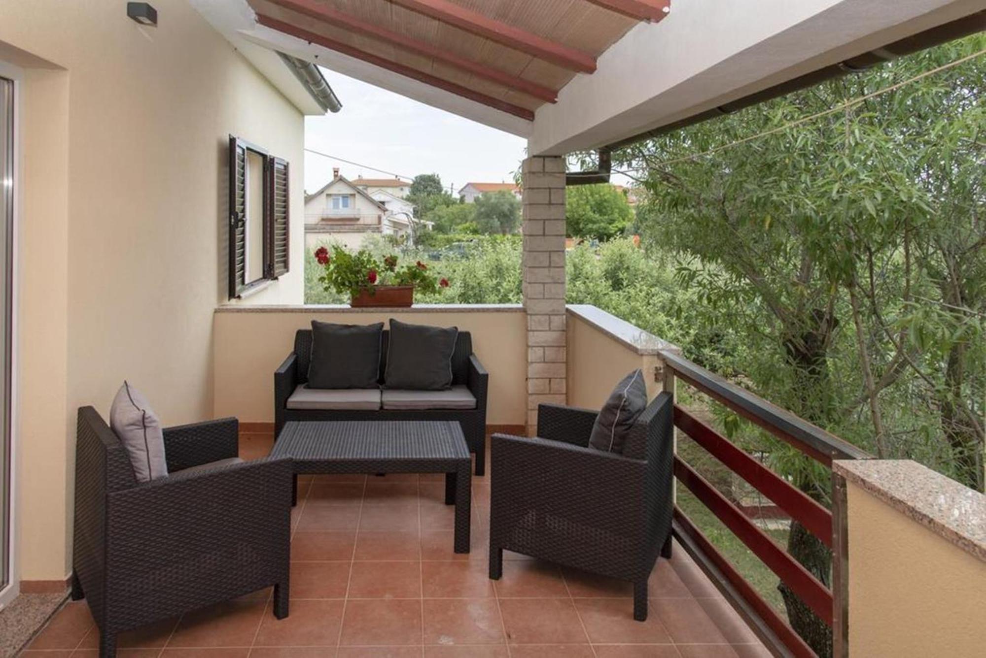 Flower Garden Rhapsody - Modern Family Apartments Near Fažana エクステリア 写真