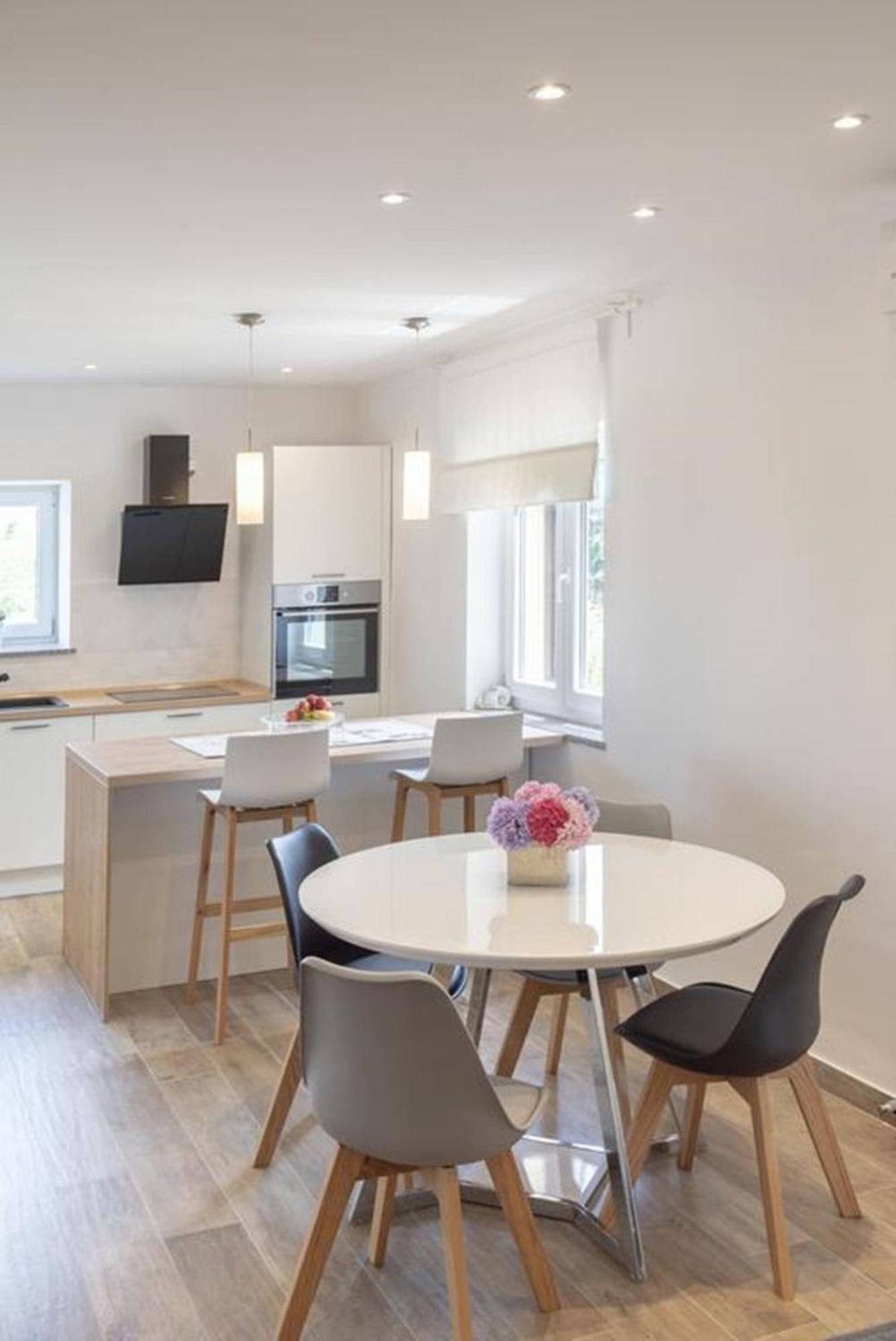 Flower Garden Rhapsody - Modern Family Apartments Near Fažana エクステリア 写真