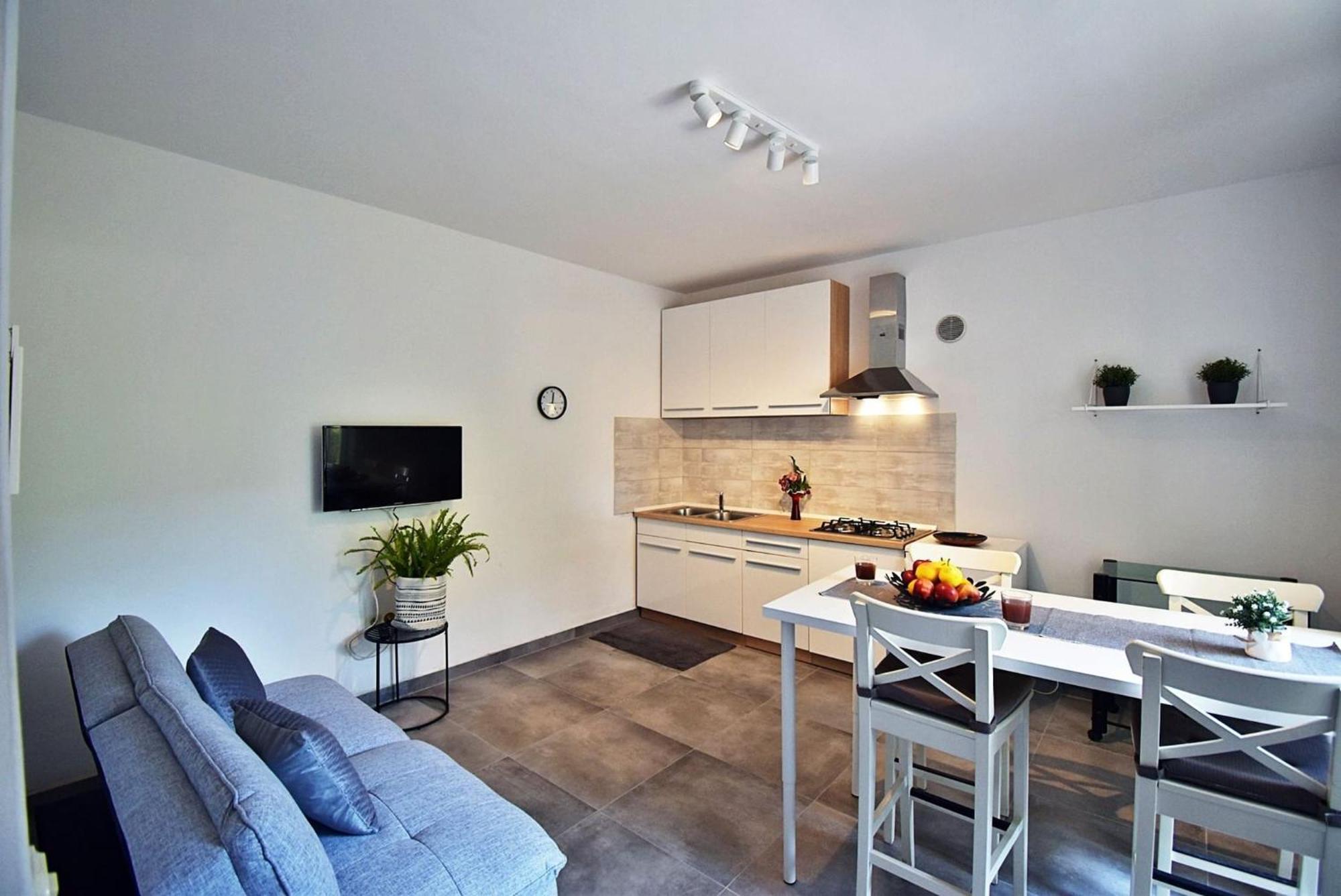 Flower Garden Rhapsody - Modern Family Apartments Near Fažana エクステリア 写真